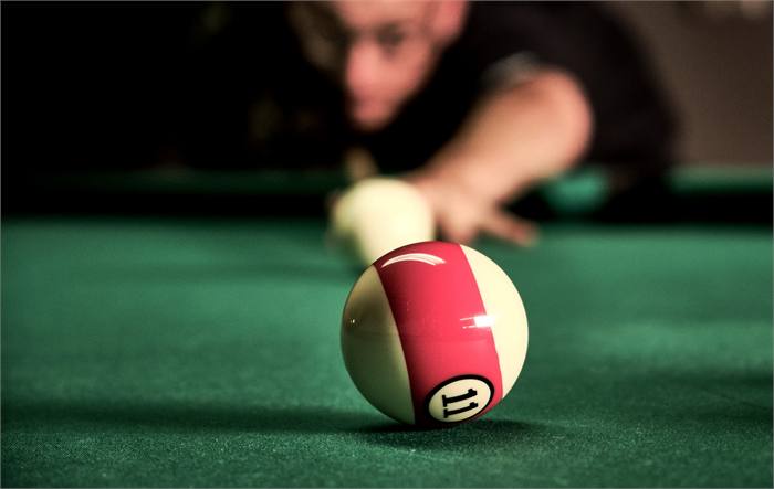 Lee's Pub with pool tables and a view over Chintsa bay